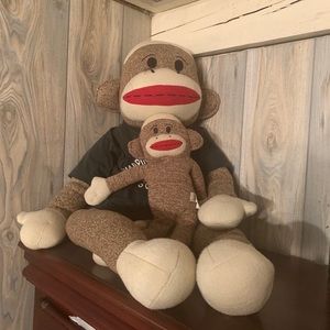 2 Large stuffed animals